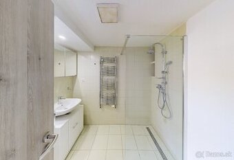 CENTRUM veľký 2 izb.byt 60 m2 + parkovacie miesto