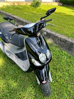 Skúter Yamaha Neos 50 4T čierny