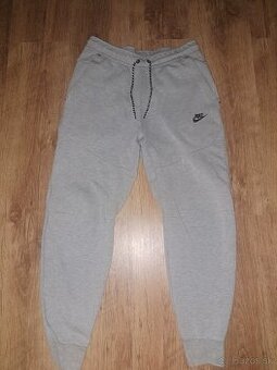 Nike tech fleece tepláky
