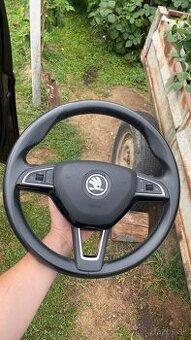 Volant Superb 3 Vyhrievany s pádlami TOP STAV
