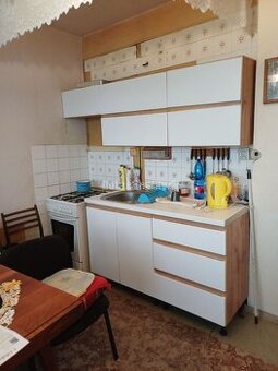 Ponúkame na prenájom 1-izbový byt vo Fiľakove na Sládkovičov