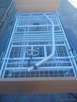 Polohovatelná posteľ, elektrická