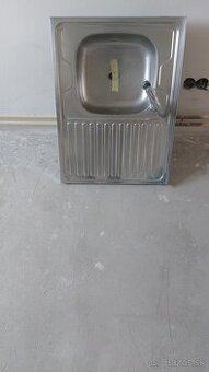 Kuchynský nerezový drez