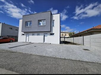 Prenájom 5izboveho bytu v dvojdome.