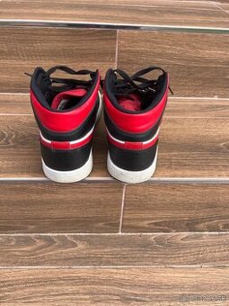 Air Jordan 1 Mid "Bred Toe"