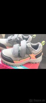 Lacno predám detské botasky - 1