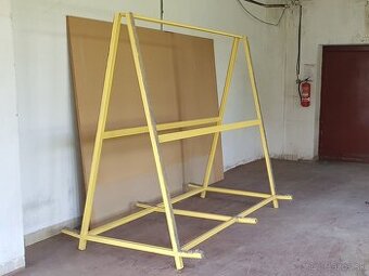 Stojany a prenášače formátov, skrinka na frézy, pílové kotúč