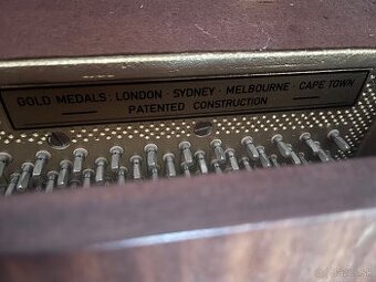 Predám klavír Weinbach – zachovalý stav