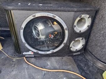 Predám aktívny Subwoofer 1800 w