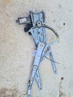 Sťahovanie okna PP Opel Zafira B 13132435RH