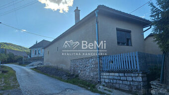 Voľný rodinný dom vhodný aj na chatu v obci Lipovník -PREDAJ