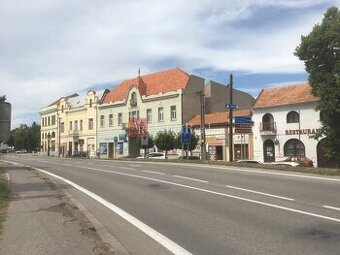 NA PREDAJ: veľký polyfunkčný dom v historickom centre mesta 