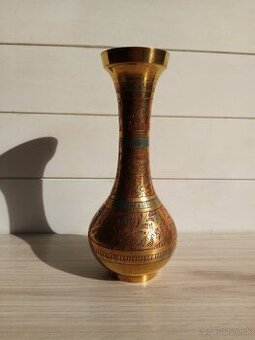 Orientálna váza z alpaky