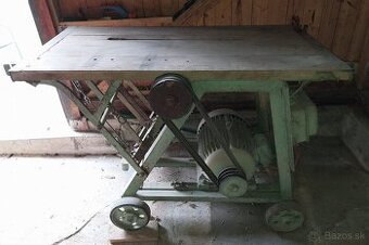 Cirkulár (stolová píla)