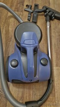 Electrolux EASE C2 – bezvreckový vysávač, výborný stav