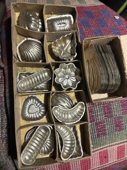 Staré formičky na čokoládu/pečenie