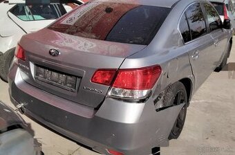 SUBARU LEGACY 2.5 AWD 2010 predám MOTOR EJ25 123kW, DVERE, P