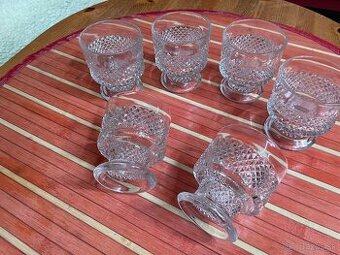 Retro dezertné poháre lisované sklo