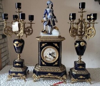 Krasne porcelanove hodiny a svietniky