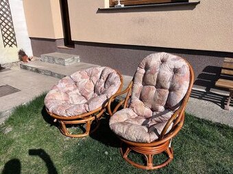 Ratanové kreslo a papasan