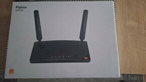 FlyBox MR200 Router - 1