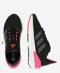 Nové dámske bežecké tenisky Adidas Sportswear