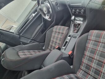 Sedačky golf 7 gti