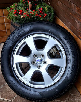 alu R17 5x108, senzory, zimné pneu 235/65, orig. Volvo XC60