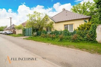 ALL INCLUSIVE | NA PREDAJ 3-IZBOVÝ ROD. DOM NA 7 ÁR POZEMKU, - 1