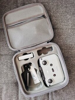 Predám príslušenstvo k DJI Mini 2 – púzdro, ovládač, batéria