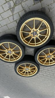 Motec mcr2 ultralight 5x112 r19 235/35/19