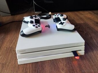 Playstation 4 PRO 1 TB - fw 11.00
