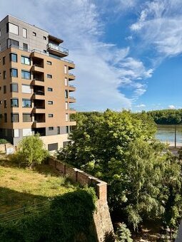 Prenájom 3 izbový byt s balkónom L. Svobodu, Bratislava.
