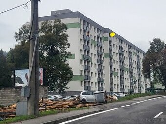 Predám 3 izbový byt  Nová Baňa