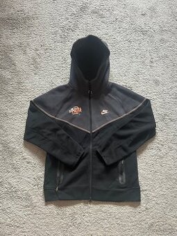 Synaworld Nike Techfleece