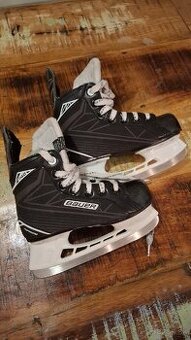 Predám korčule Bauer vel.32