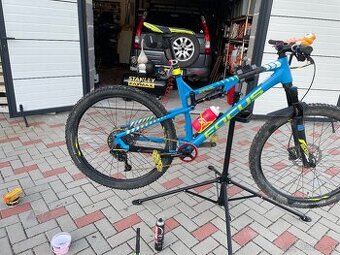 Predám výnimočný trail/enduro bicykel – pripravený na všetko