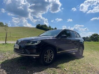 Volkswagen Touareg 3.0 TDi R-line