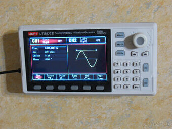 Generator funkcii Uni-T UTG392E