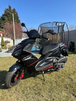 ADAMOTO MUSTANG 125i F8