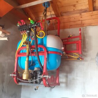 Postrekovač pre traktor