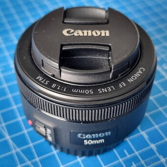 Canon EF 50mm f/1.8 STM – svetelný portrétny objektív