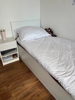 PREDÁM POSTEĽ s roštom a matracom