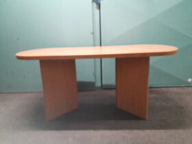 Konferenčný stolík