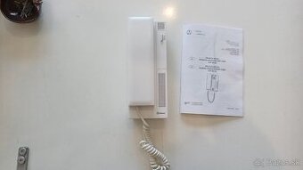 Domáci telefón