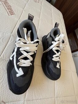 Off white shoes