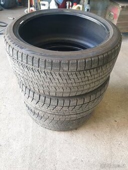 PREDAM ZIMNE PNEU 255/35R19...