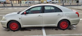 Toyota Avensis T25 hatchback