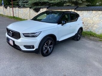 Predám Volvo XC40 T4 R-Design BEZNÍN MILD HYBRID