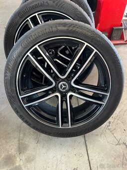 Mercedes benz v trieda v250 w447 245/45r19